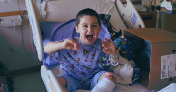 Kids Perform Roar at Children’s Hospital